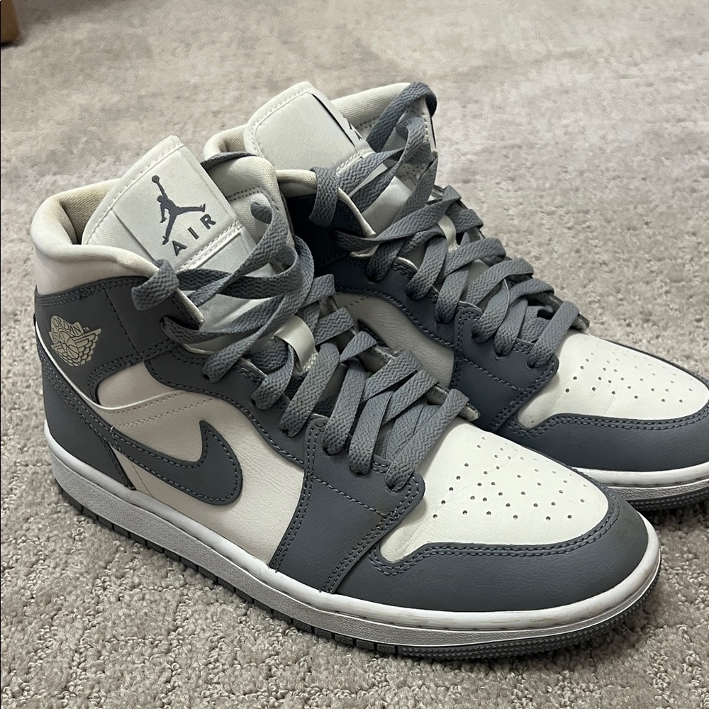 Nike Women’s Air Jordan 1 Mid